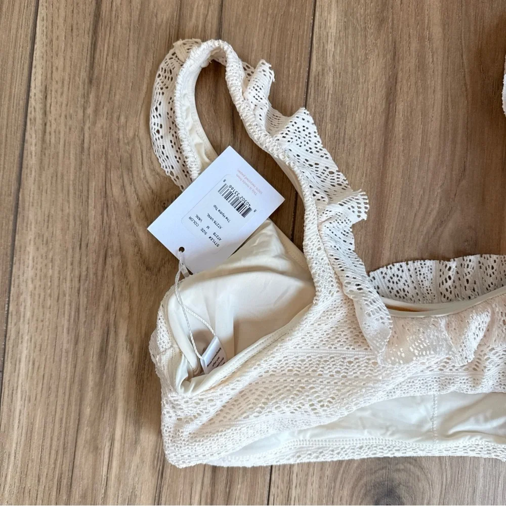 Andie Swim the Hydra Bikini Top NWT size Medium Vanilla Crochet Ruffle Lace